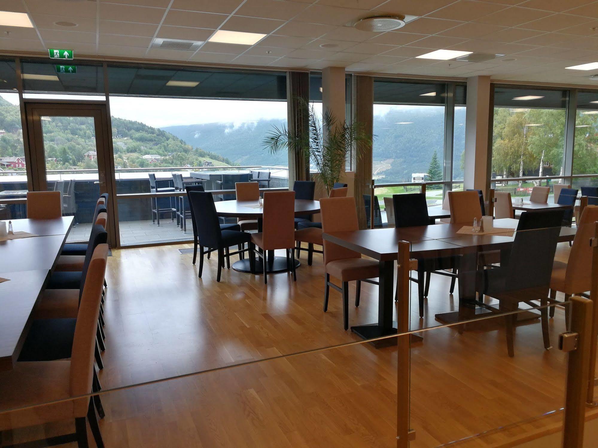 Dombas Hotel エクステリア 写真